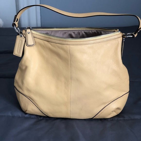 Coach - Picture 2 of 4